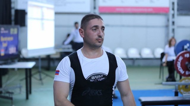 Ermənistanın triatlon çempionu öldürüldü