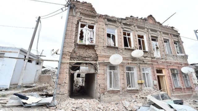 Gəncəyə atılan raketlər havada zərərsizləşdirildi