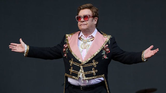 Elton Con Dağlıq Qarabağla bağlı paylaşımını sildi