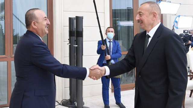İlham Əliyev Çavuşoğlunu qəbul etdi - FOTO