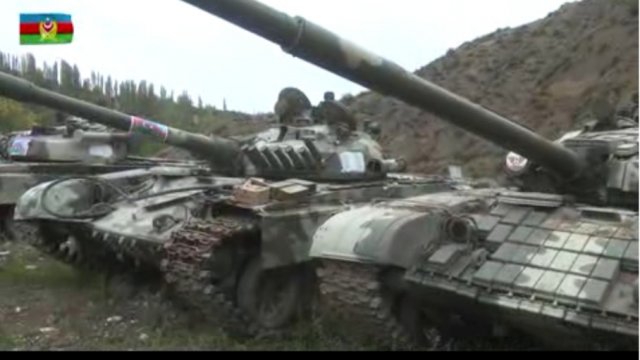 Düşmən tankları ələ keçirildi - VİDEO