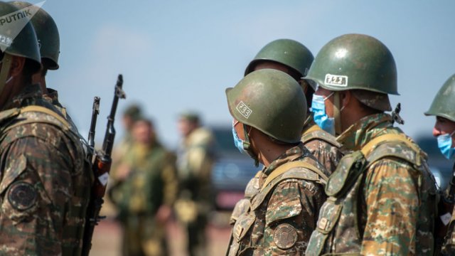 Ermənini əsir götürülmüş Azərbaycan əsgəri kimi təqdim etdilər - FOTO