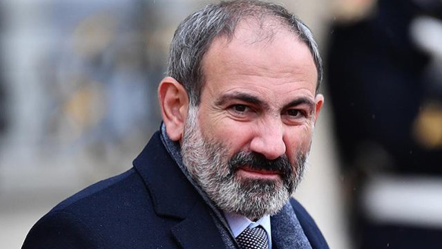 Paşinyanın növbəti müsahibəsi – bu dəfə sualdan məsuliyyəti qondarma hökumətə yükləməklə qaçdı