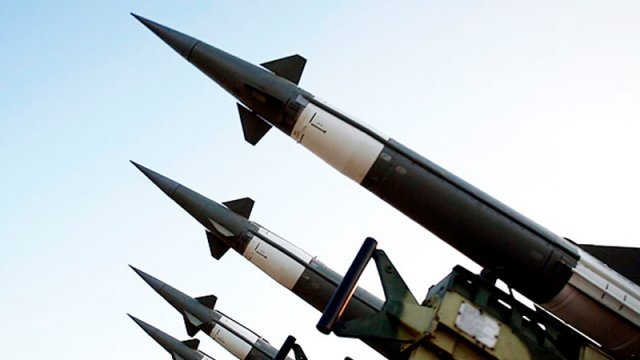 Mingəçevirə atılan raket göydə vuruldu - FOTO