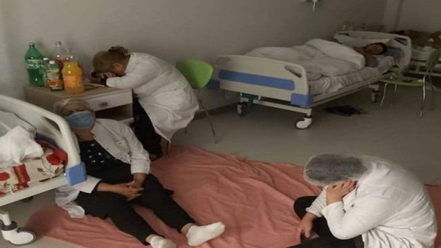 Hərbçilərimizə keşik çəkən həkimlərimizin FOTOSU gündəm oldu