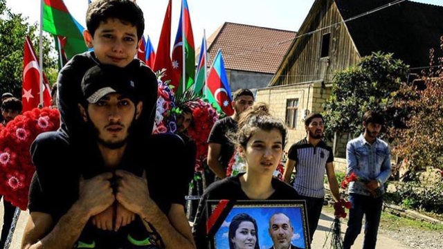 Bu uşaqlar Gəncə qətliamında valideynlərini itirdi... - FOTO