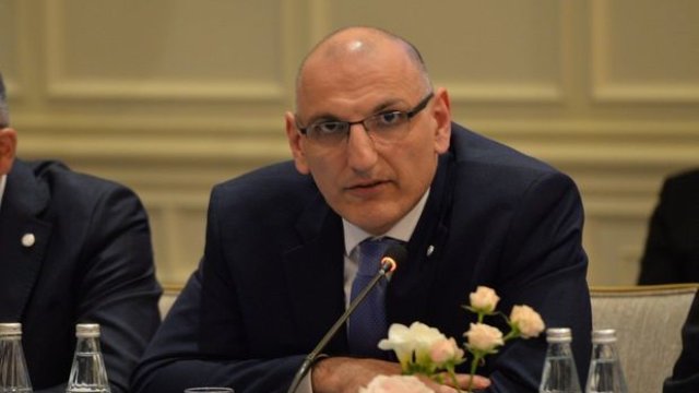 Elçin Əmirbəyov: “Gəncəyə raket hücumu bəşəriyyətə qarşı cinayətdir”