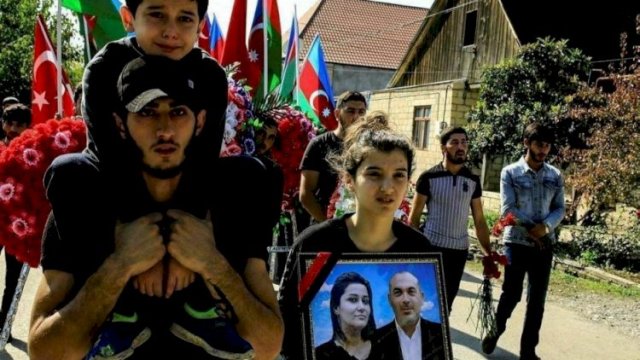 Nazirlik hər iki valideynini itirmiş bacı-qardaşı himayəyə götürdü