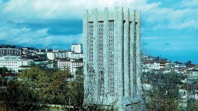 Vaqif məqbərəsi Şuşanın işğalından əvvəl və indi... - FOTO