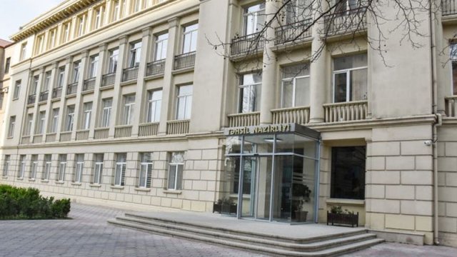 Bir sinif əyani təhsilə qayıtdı
