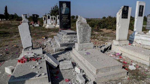 Ermənilər Ağdamda da qəbiristanlığı artilleriya atəşinə tutdu - FOTOLAR