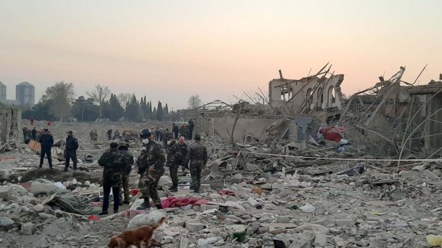 Gəncədə dağıntılar altında qalan iki uşağın meyiti çıxarıldı