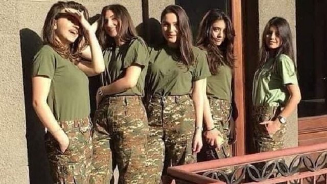 Ermənistanda kişi qalmadı: Qadın könüllülər cəbhəyə göndərilir - VİDEO