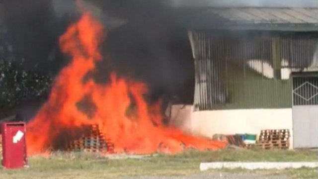 Ermənilər Tərtər pambıq zavodunu vurdu: yanğın başladı - VİDEO