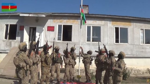 Hikmət Hacıyev: “Əsgərlərimiz Füzulidə bayraq asmağa salamat bina tapmırdılar”