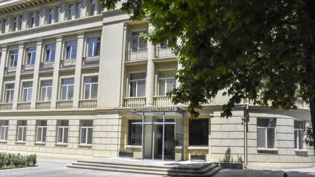 Direktor olmaq istəyənlərin nəzərinə!