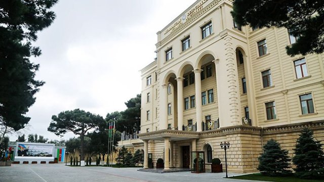 Füzuli atəşə tutulur