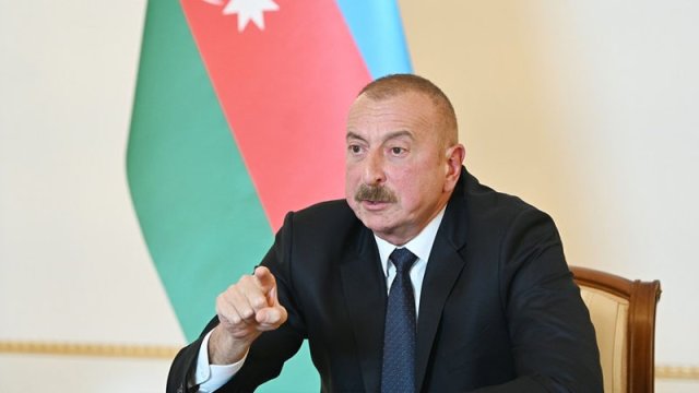 Prezident: “Elə bil prokurordur, ittiham edir bizi, sən kimsən ki?”