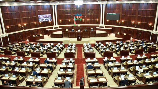 Milli Məclisin növbəti plenar iclası başladı