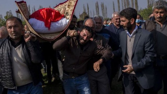 Bərdə qətliamı: Müharibədə ölmədi, dərman alarkən vuruldu... - VİDEO