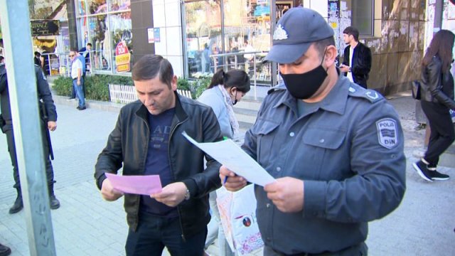 Polis karantin qaydalarına nəzarəti gücləndirdi