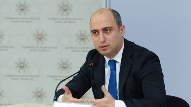 Mənim də qızım bu il birinci sinifə gedir, elə bilir ki... -xa0Nazir
