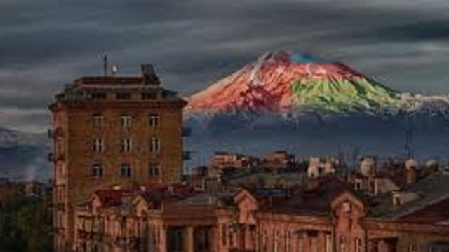 Ermənilər Ağrı dağına baxanda bu mənzərəni görəcək