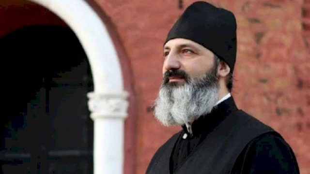 “Paşinyan xəstədir, müalicə olunmalıdır” – Erməni din xadimi