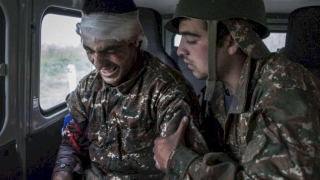 Xankəndidən qaçan həkim: hər yerdə ölü və yaralı əsgər var (VİDEO)