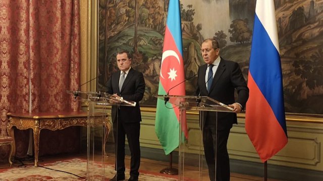 Ceyhun Bayramovla Lavrov arasında telefon danışığı oldu