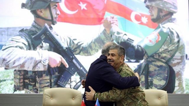 Hulusi Akar sevincini Zakir Həsənovla belə bölüşdü - FOTO