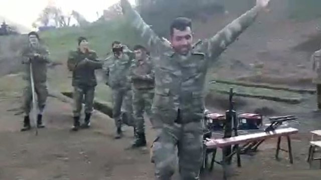 Əsgərlərimiz qələbəni belə qeyd etdi - VİDEO