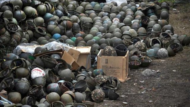 Boş dəbilqələr: Düşmənin etiraf etmədiyi itkilərinin görüntüləri - FOTO