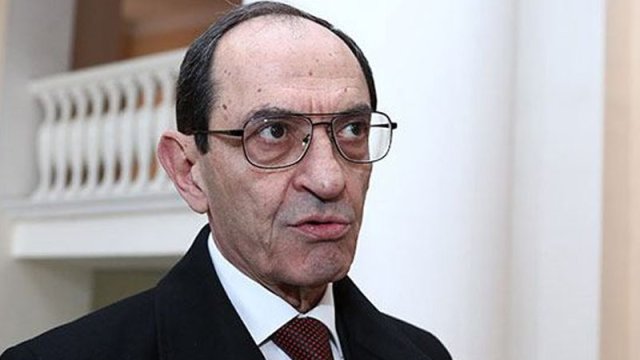 Mnatsakanyanın müavini də istefa verdi