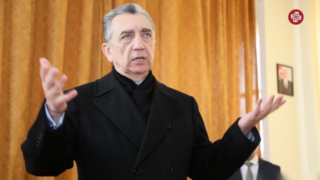 Eldar Əzizov 2 məmurun vəzifəsini dəyişib