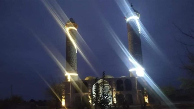 27 il sonra Ağdam məscidi işıqlandırıldı