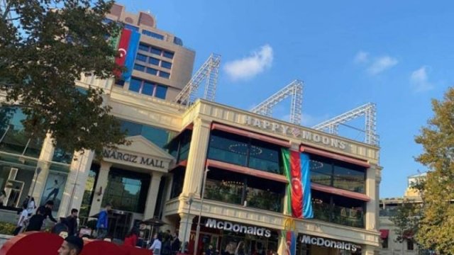 “Torqovaya”da “bespredel” - “Nərgiz” TM-nin üstündə tikinti aparmağa kim icazə verib?..