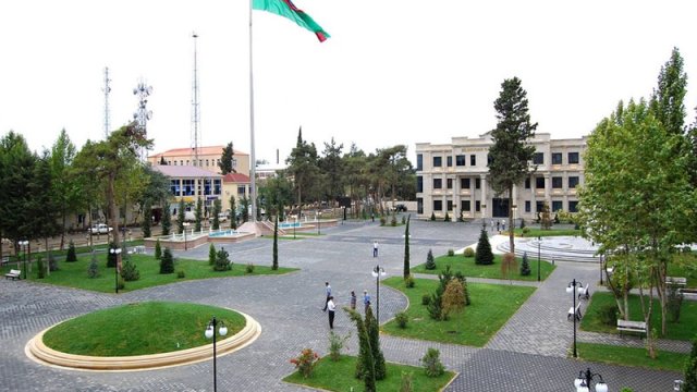 Həbs edilən başçının kadrları eyni gündə öldü