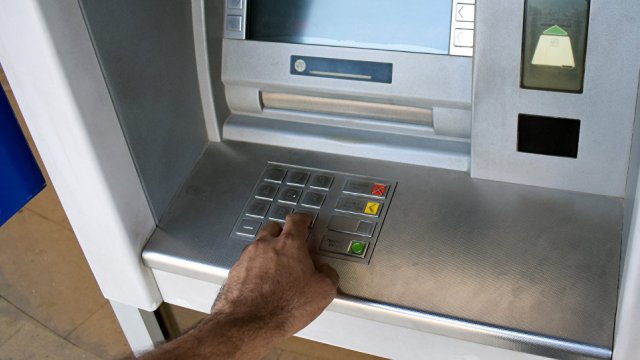 Azərbaycanda bankların birgə bankomat şəbəkəsi yaradıldı