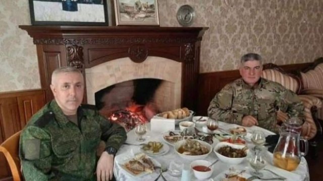 General Zaur Məmmədov Rüstəm Muradovla bir süfrə arxasında - FOTO