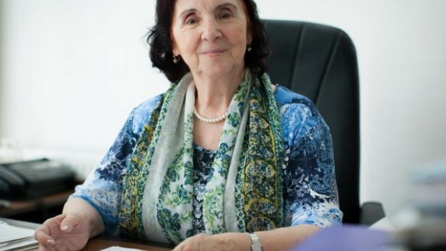 Azərbaycanda institut direktoru VƏFAT ETDİ