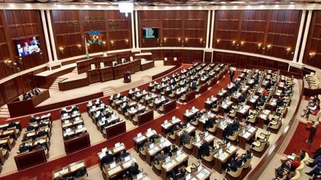 Deputatlar bu gün bir sıra məsələlərin müzakirəsinə toplaşır