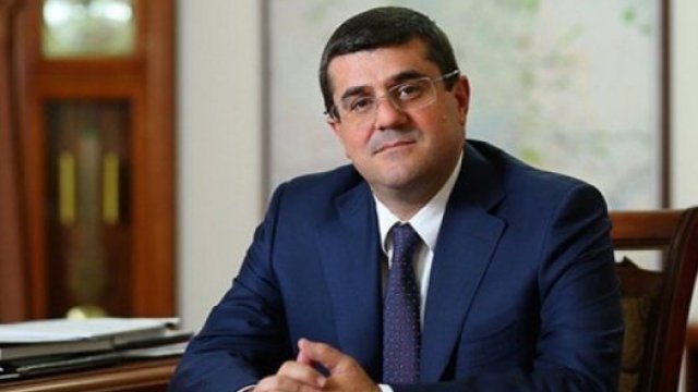 Araik Arutyunyan istefaya gedir: 