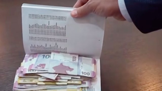 Rüşvət alan vəzifəli şəxs HƏBS EDİLDİ