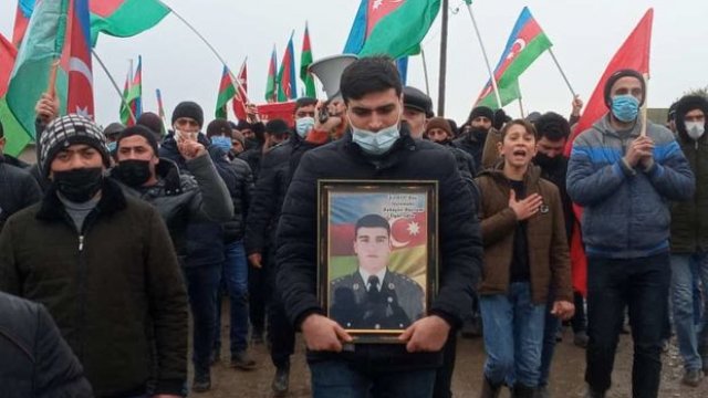 Şəhid olan kəşfiyyatçı-zabit Cəlilabadda dəfn edildi - FOTO