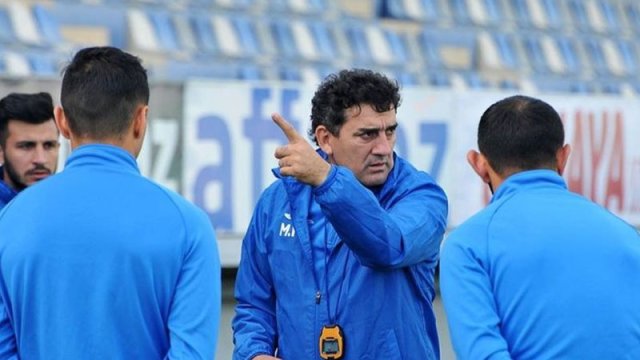 Azərbaycanlı məşqçi İran klubu ilə analşdı: Köməkçiləri müəyyənləşdi