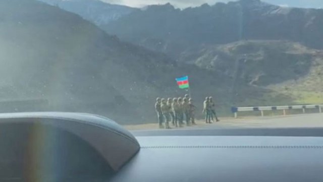 Azərbaycan əsgəri Gorus-Qafan yolunda (VİDEO)