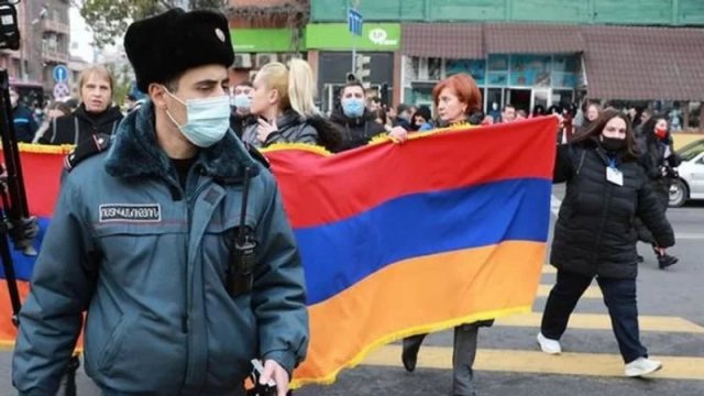 İrəvanda etirazlar başladı - VİDEO