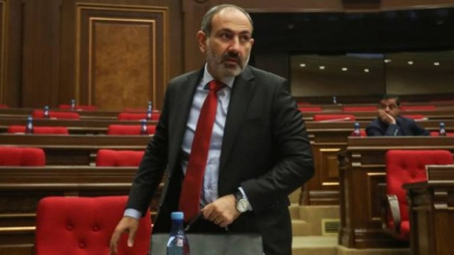 Müxalifət Paşinyana 2 saat vaxt verdi