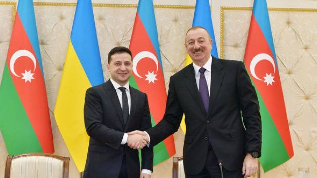 Zelenski İlham Əliyevi Kiyevə dəvət etdi